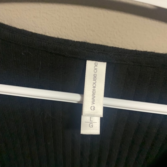 Black button top - Picture 2 of 3